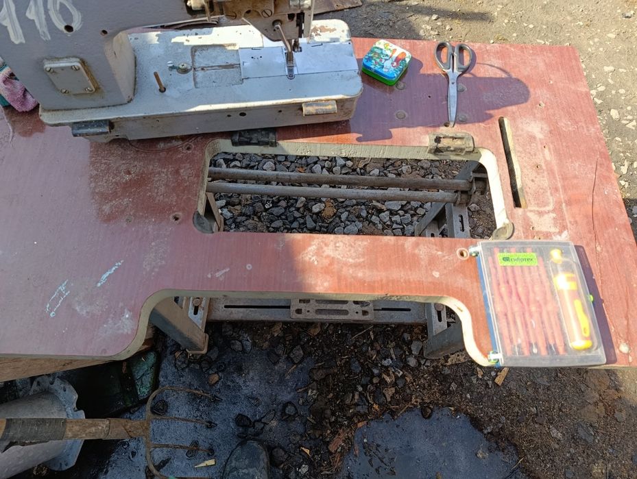 Продам швейную машину.