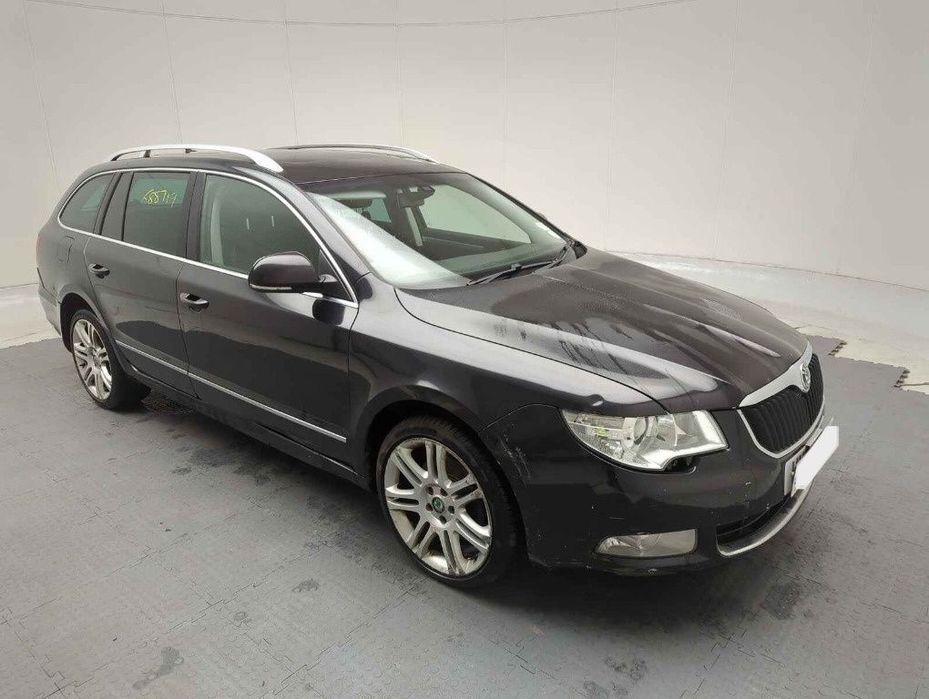 Far dreapta Skoda Superb 2 2013 COMBI 2.0 TDI CFGB