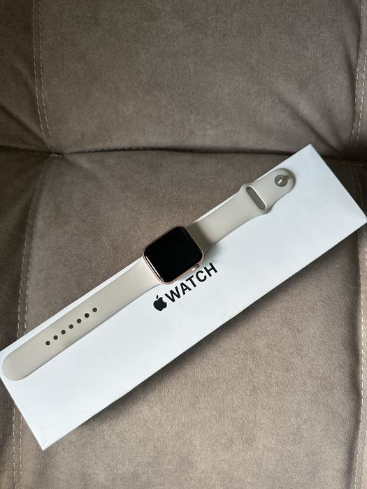 Продам Apple Watch SE 40мм
