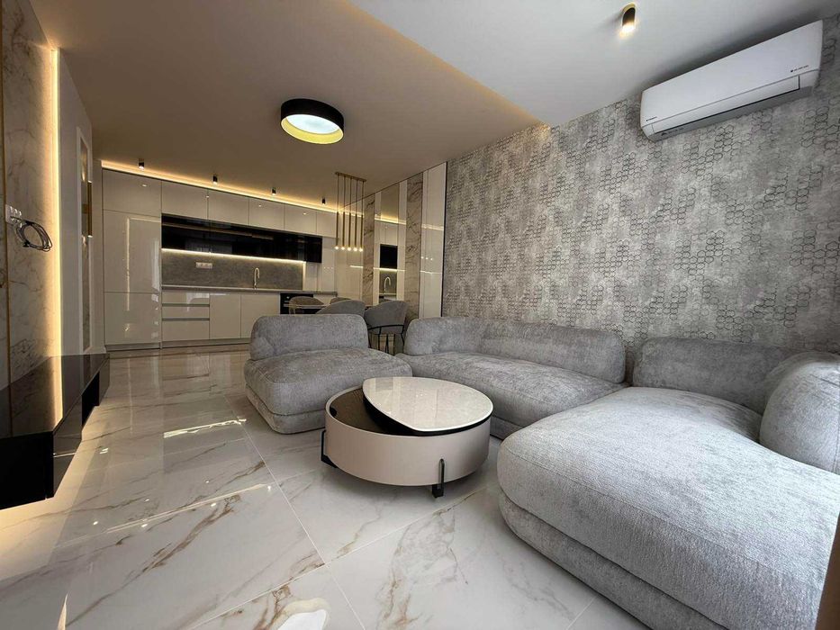 Продава се Тристаен апартамент в Пловдив, Остромила - 96 кв.м за 2448 €/кв.м - Снимка #3