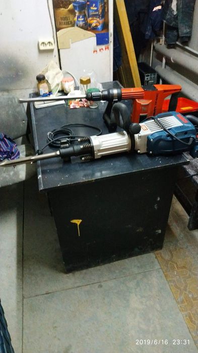 Отбойник срочно сотилади