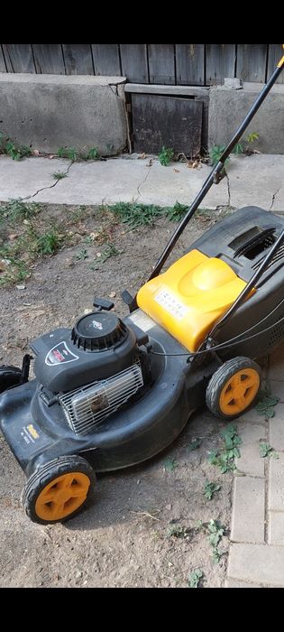 Продам газонакосилку 75000 тг