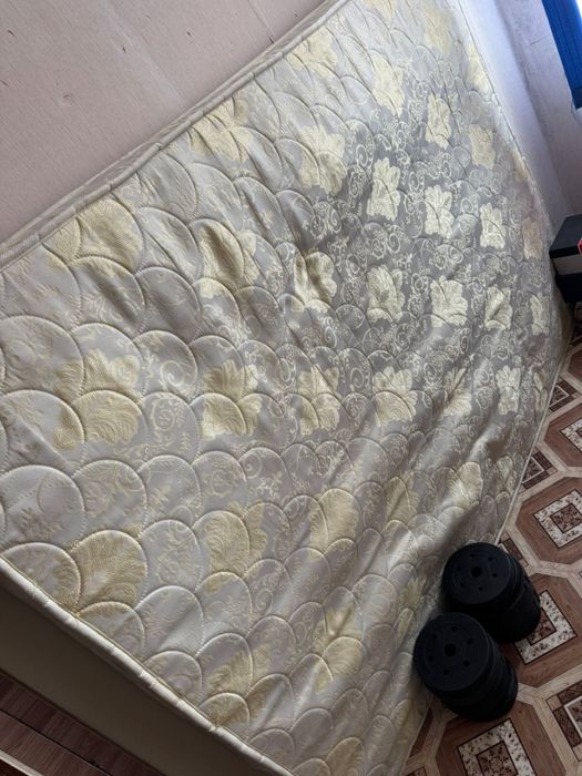 Шкаф набор,2 тумбочки,матрас