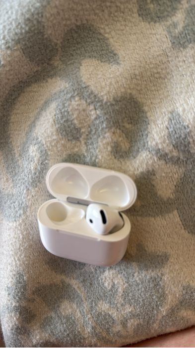 apple airpods 4