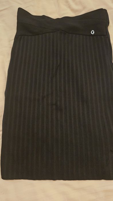 Продавам пола на Guess