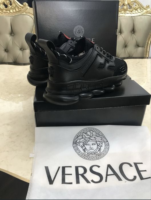 Adidasi versace nou