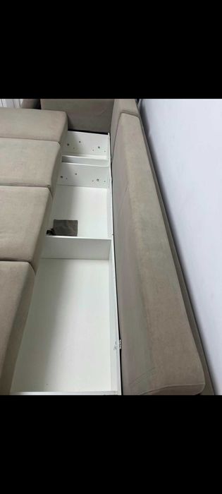 Диван прямой , удобно хранить белье