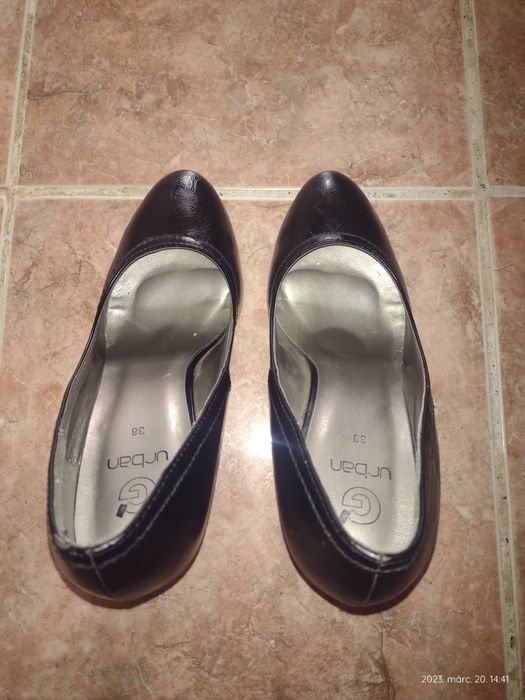 2 perechi de Pantofi dama 37-38