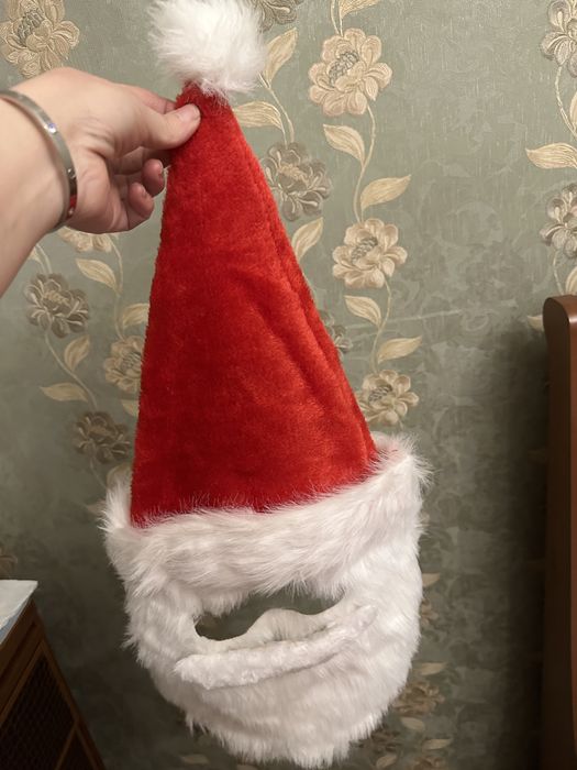 Новогодняя шапка дед мороза