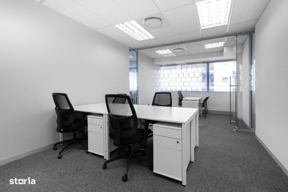 Spațiu de birou frumos proiectat pentru 4 persoană în Spaces Expo