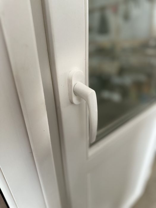 Евроокно на балкон из дерева