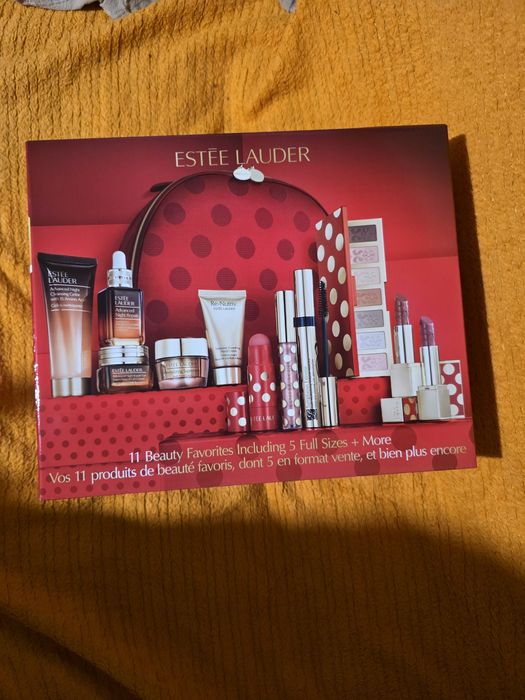 Estée Lauder празничен козметичен комплект – Лимитирана серия