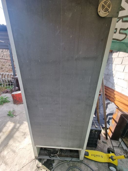 Продам холодильный шкаф
