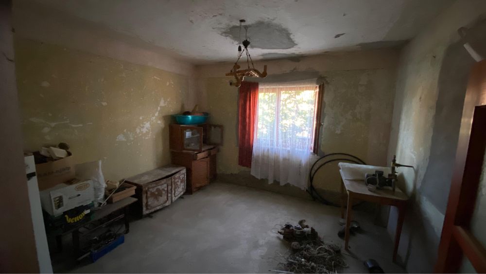 Casa de vânzare cu teren in Cinta