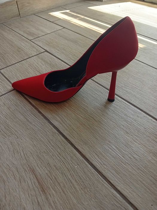 Обувки на ток Калиопе