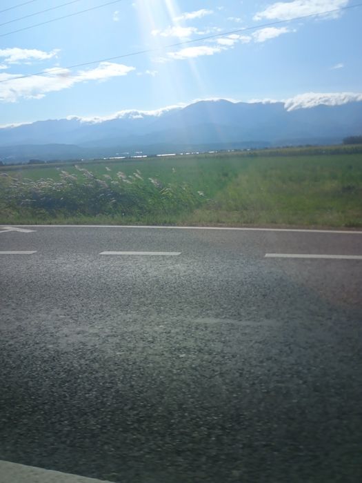 Vind trei parcele de teren