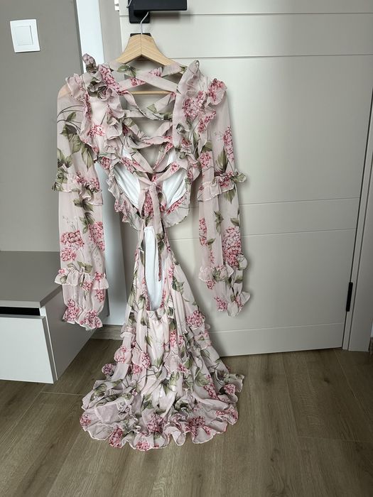 Страхотна рокля на цветя