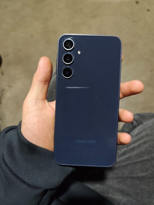 Samsung a35 обменяю