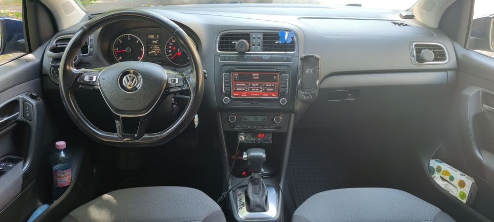 VOLKSWAGEN Polo 2010 — imagine 3