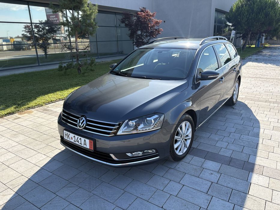 VOLKSWAGEN Passat 2012