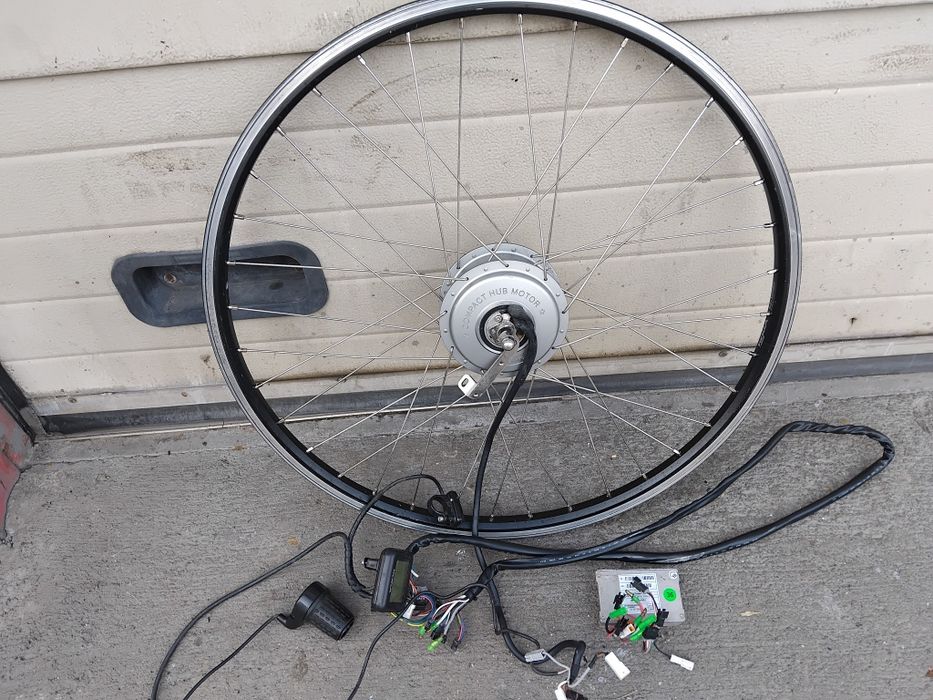 Vând roată față bicicleta electrică