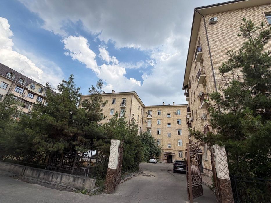 Продаю свою 2х комн в новостройке рядом Ташкент Сити