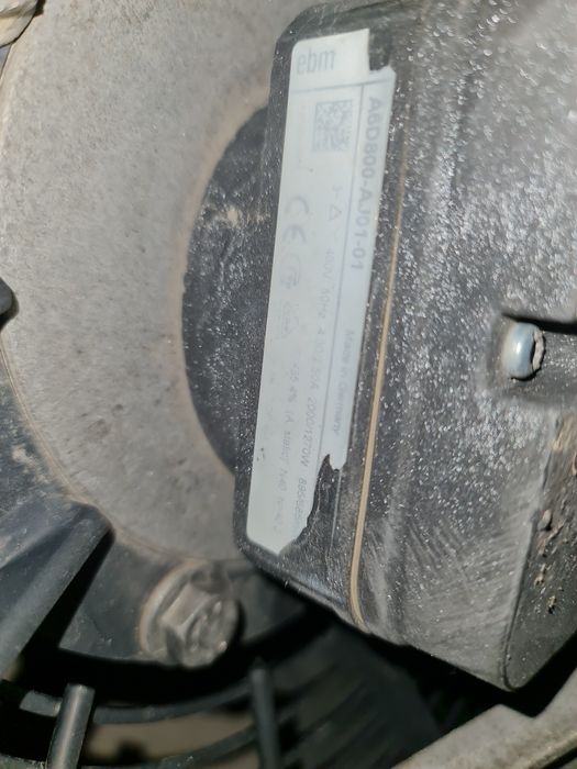 Продам двигатели и винтеляторы к Чиллеру 4 шт. Б/У