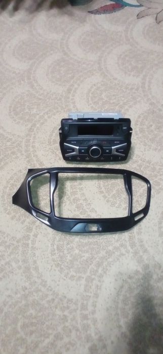 Магнитола для Vesta