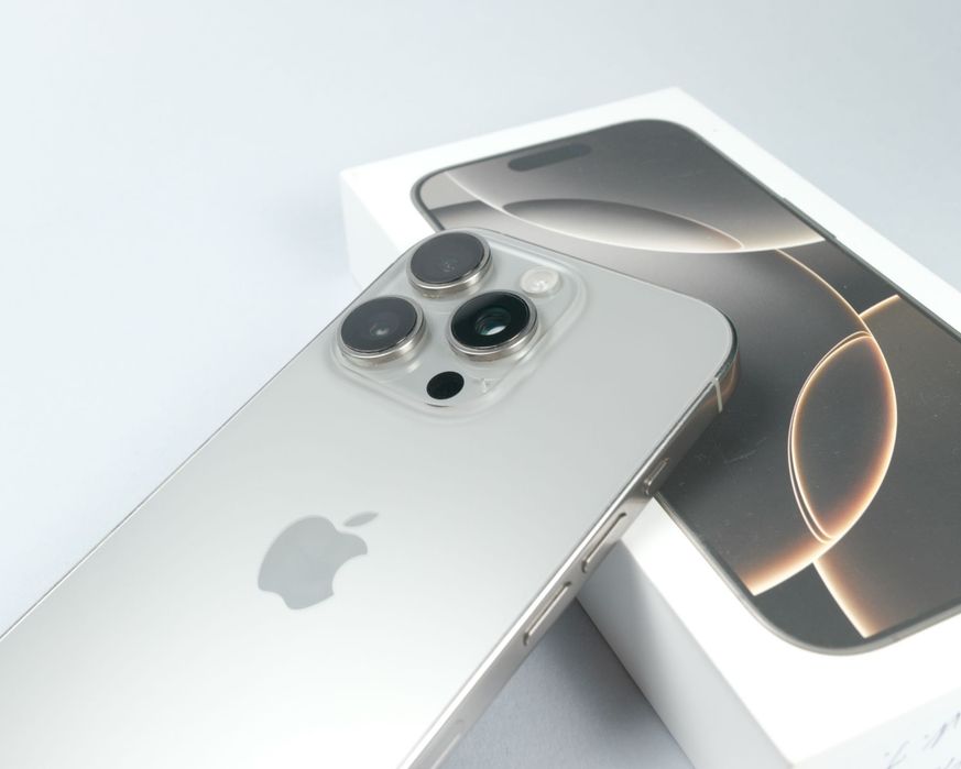 iPhone 16 Pro 256GB, Natural Titanium