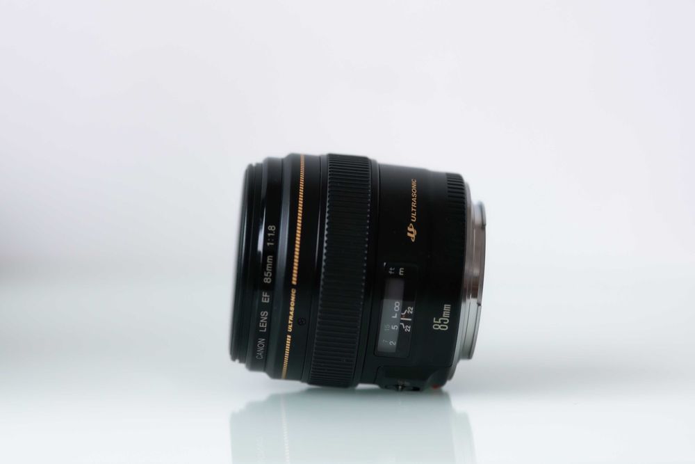 Canon 85mm f 1.8 USM impecabil, sharp, vand sau schimb