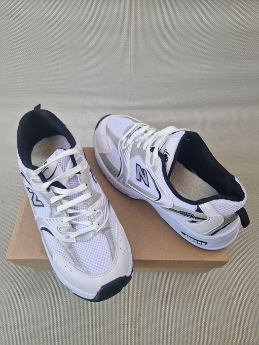 New  Balance.  Маратонки