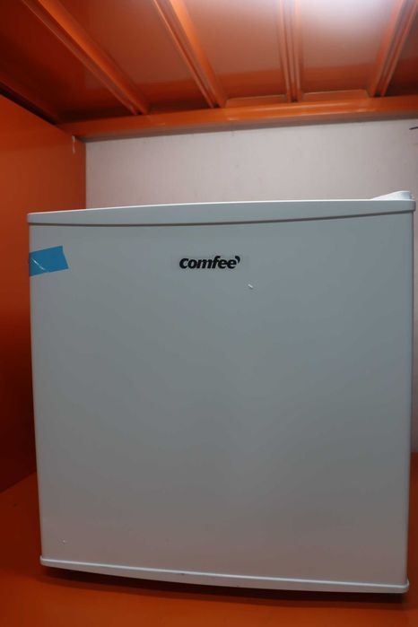 Мини хладилник Comfee RCD50WH2(E) / 43L, лек транспортен ДЕФЕКТ