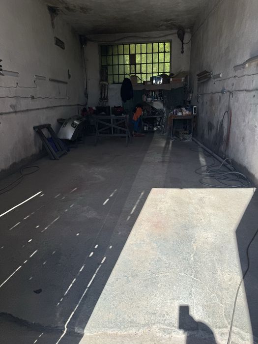 Garaje cu teren de inchiriat