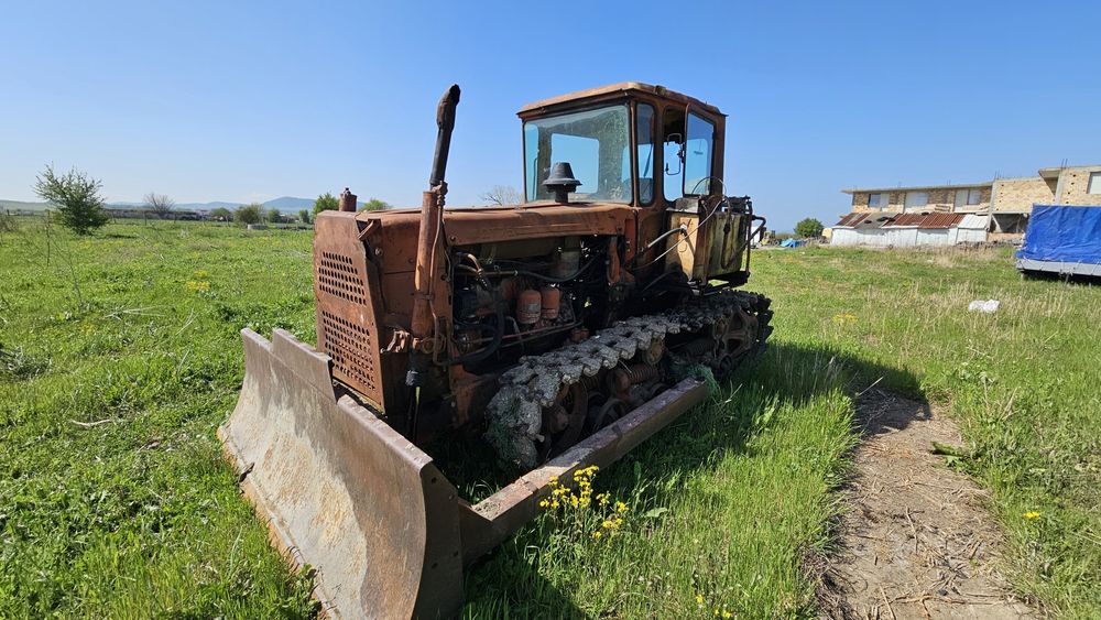 Булдозер ДТ 75 ямокопател