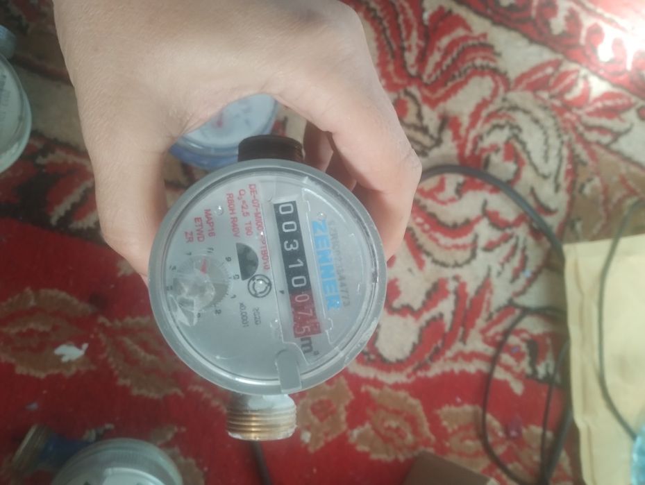 Vand 4 apometre functionale, pret pe bucata
