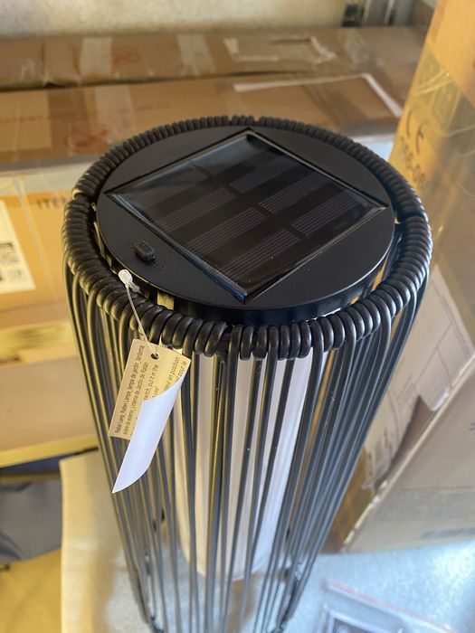 Градинска соларна лампа