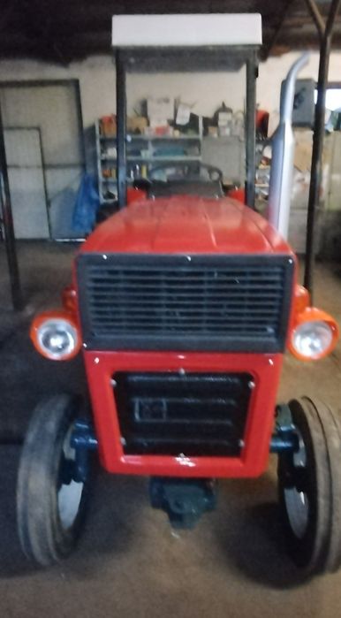 Tractor Universal 445 VR