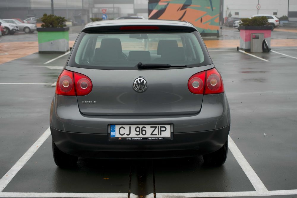 Volkswagen Golf 5 • 2004 • 117.000 km • 1.4 benzină