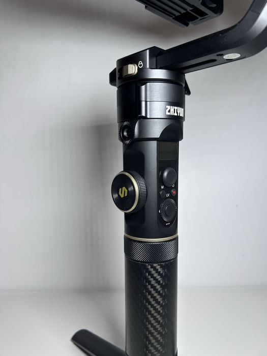 Vand - Zhiyun CRANE 2S , stabilizator
