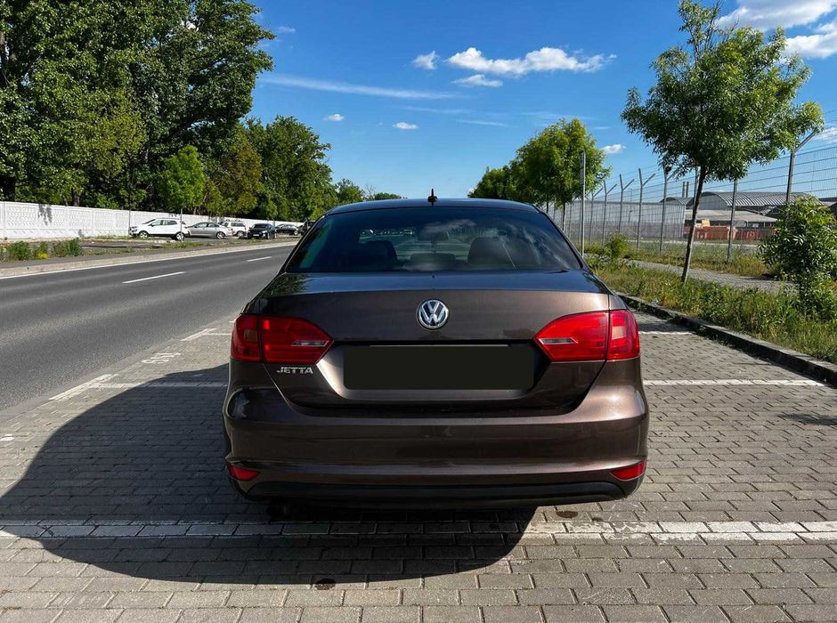 VOLKSWAGEN Jetta 2011 — imagine 3