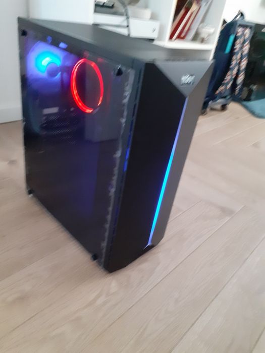 Vând Amd Ryzen 5 1600x 6 core 3.6 Ghz