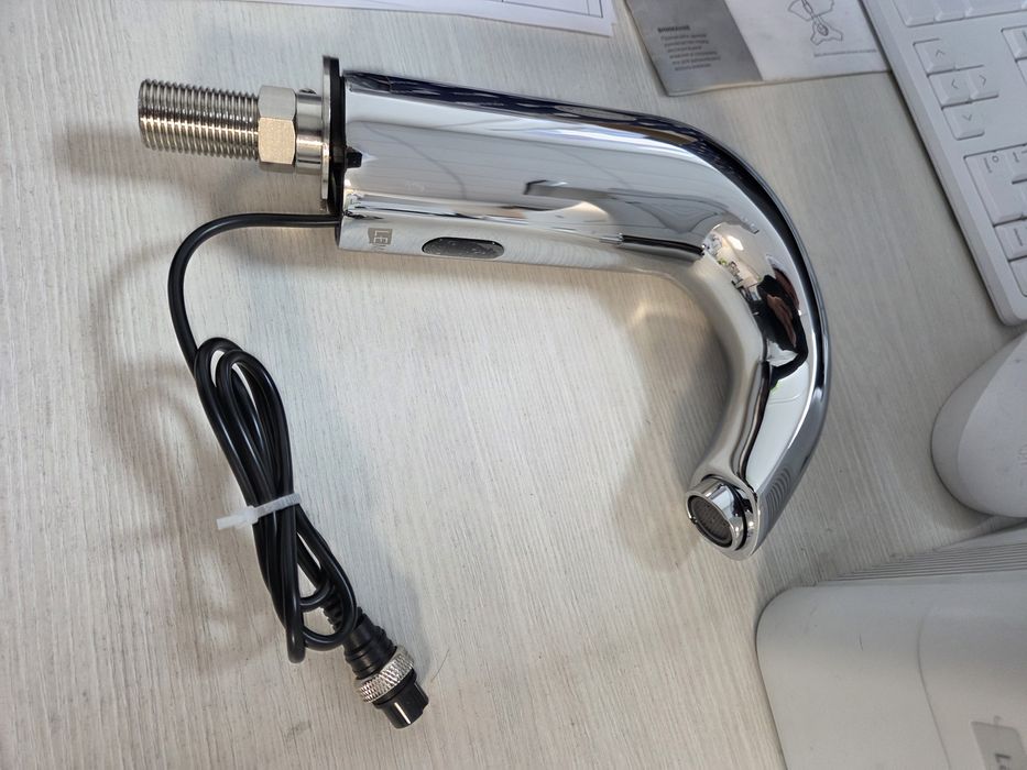 Продам сенсорный смеситель