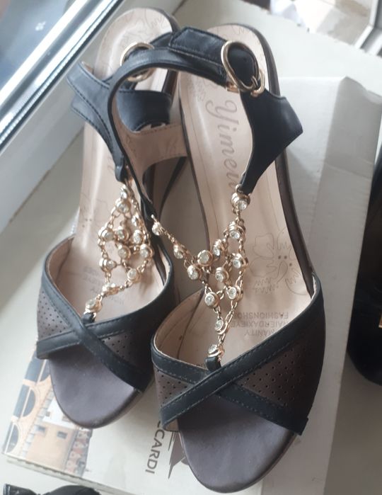 Женская летняя обувь