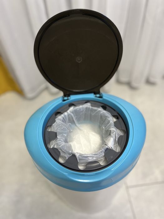 Coș pentru scutece Tommee Tippee cu set saci cadou