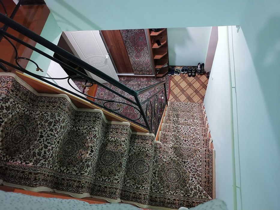 Квартира (94 кв м) райцентрда 39-колледж оркасида