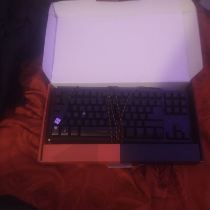 Продам клавиотуку tesla tklrgb2020