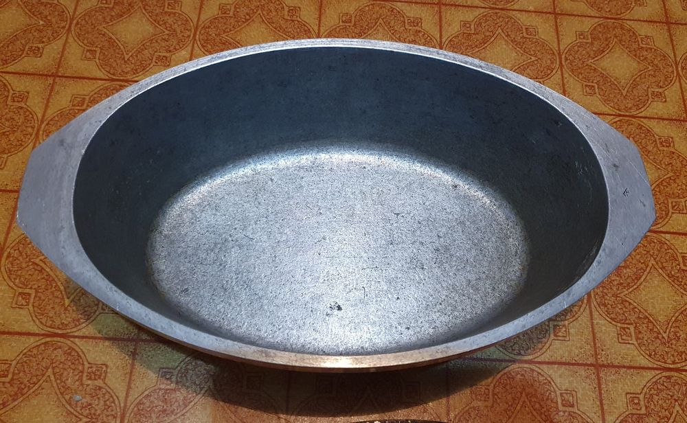 Казан чугунный утятница