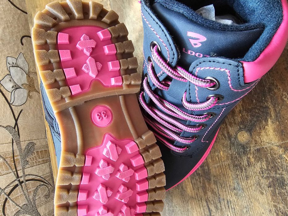 Детски       боти