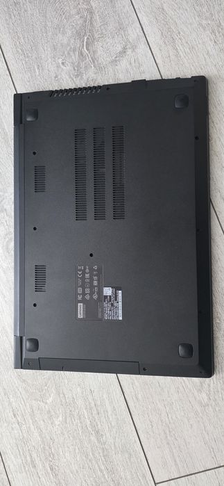 Laptop Lenovo arata ca nou