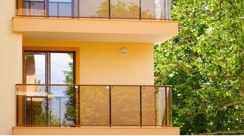 Тристаен апартамент в луксозна сграда сАКТ 16!